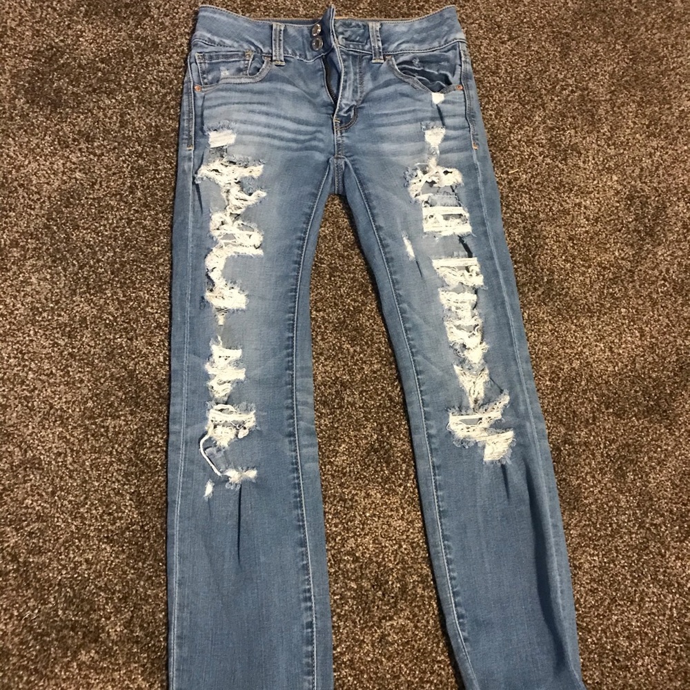 American Eagle distressed cropped jeans